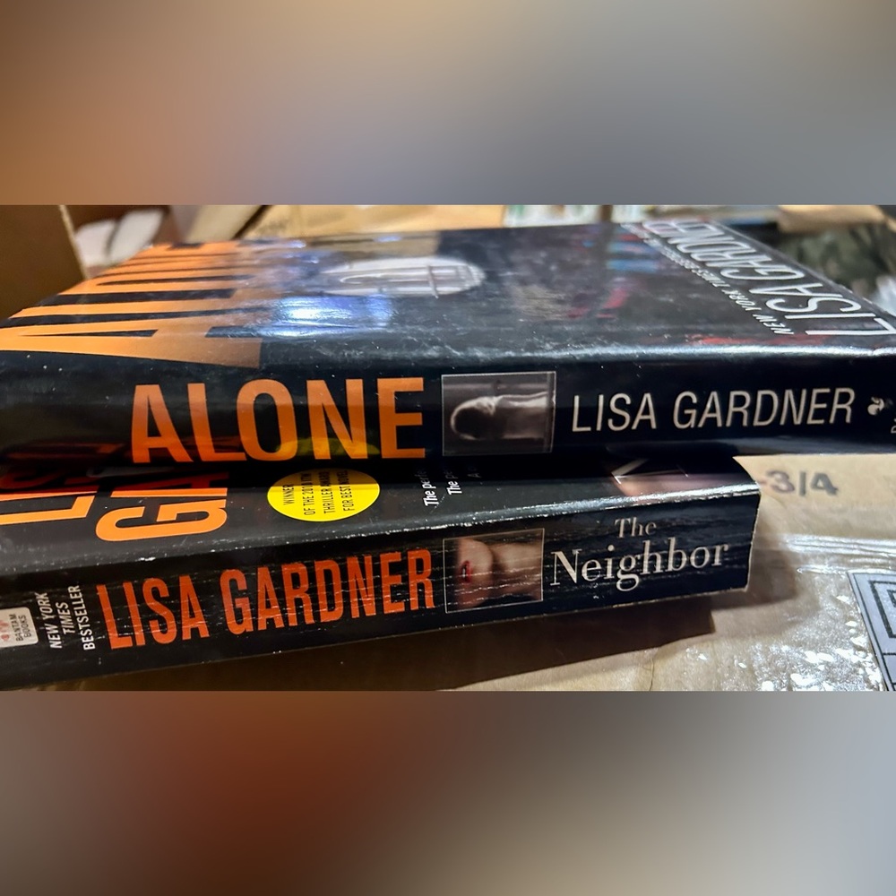 Lisa Gardner Novels (set of 2)
